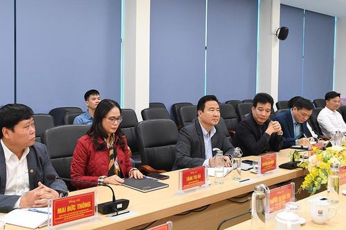 Báo và phát thanh, truyền hình Tuyên Quang công bố các quyết định về công tác tổ chức và cán bộ
