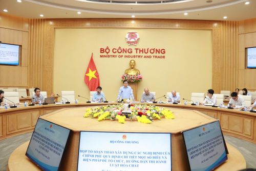 Bộ Công Thương trình Chính phủ dự thảo Nghị định quy định chi tiết và hướng dẫn một số điều của Luật Hóa chất