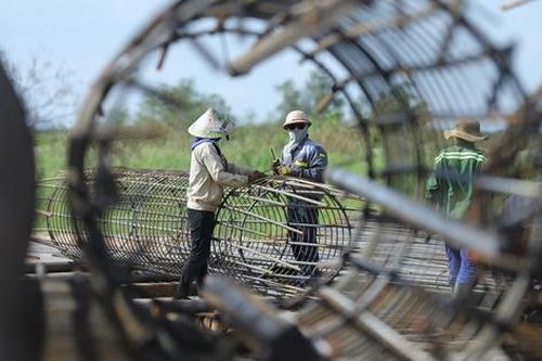 Đồng loạt tăng ca, đẩy nhanh tiến độ nhiều công trình hạ tầng tại Hà Tĩnh