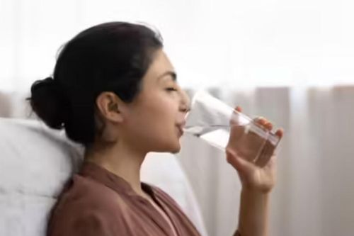 Bạn cần nhiều nước hơn mình nghĩ khi thời tiết lạnh