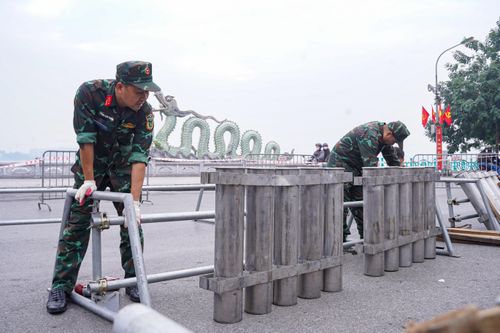 Bên trong trận địa pháo hoa sẵn sàng khai hỏa đón năm mới 2026 tại Hà Nội