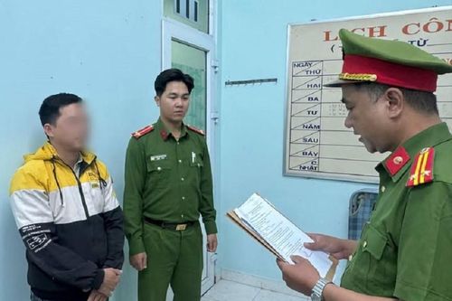 Khởi tố tài xế xe tải khai thác cát trái phép trên sông Cu Đê ở Đà Nẵng