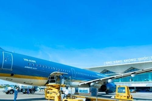 Sân bay Tân Sơn Nhất phục vụ 135.000 lượt khách ngày cao điểm Tết Dương lịch 2026
