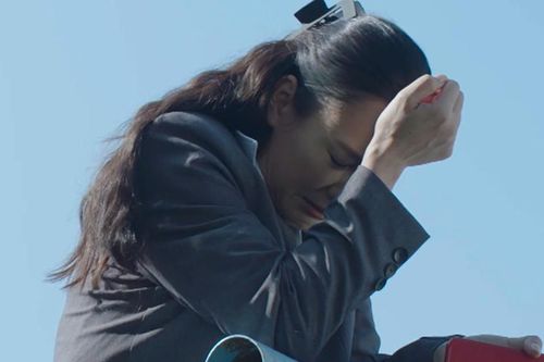 Thanh tra Nguyệt nhận hối lộ rồi biến mất, Khắc sắp bị đưa ra gánh tội