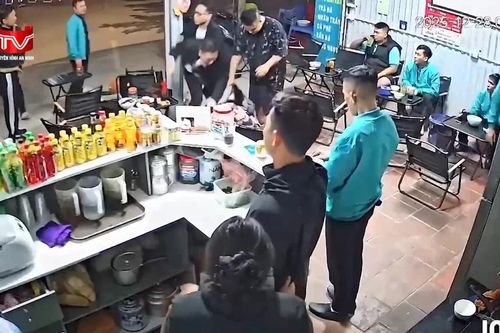 Truy xét nhóm đối tượng côn đồ gây thương tích chỉ vì mâu thuẫn tại trạm sạc xe điện