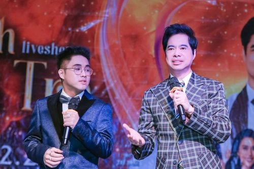 Ngọc Sơn đồng hành học trò Anh Đức trong liveshow đầu tiên