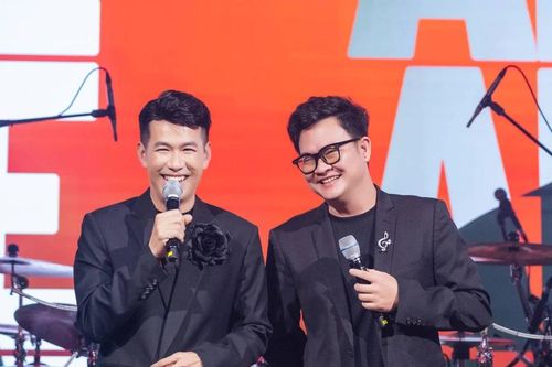 Nhạc sĩ Nguyễn Minh Cường chúc mừng Hồ Trung Dũng ra mắt album mới