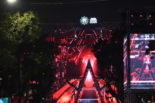 Náo nhiệt không khí đón chào năm mới 2026 ở Hồ Gươm