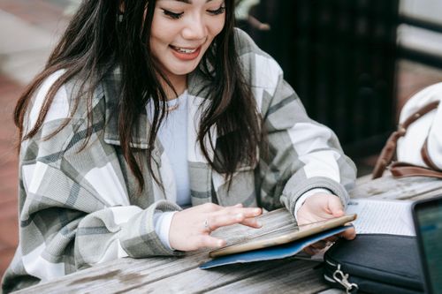 Tìm việc làm cùng chỗ tìm bạn tình
