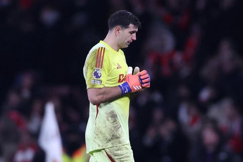 Emi Martinez đòi đánh nhau với CĐV Arsenal