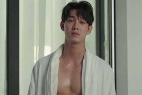 Song Luân vướng tin hẹn hò