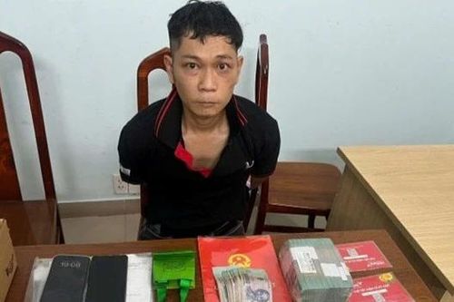 Bắt đối tượng trộm hơn 1 tỷ đồng mua quà tặng cho bạn gái