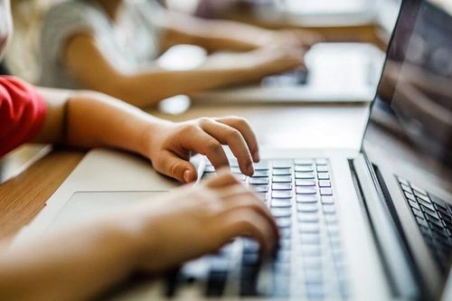 Xử lý nghiêm hành vi sử dụng không gian mạng gây nguy hại cho trẻ em