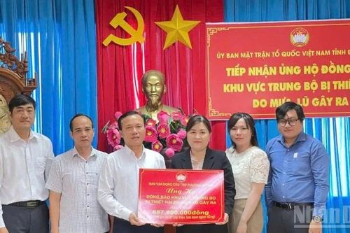Đồng Tháp ủng hộ đồng bào miền trung hơn 7,4 tỷ đồng