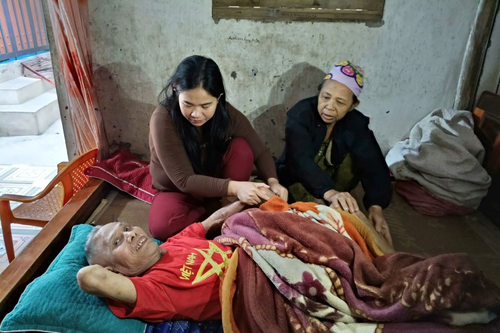 Mong những vòng tay ấm áp sẻ chia