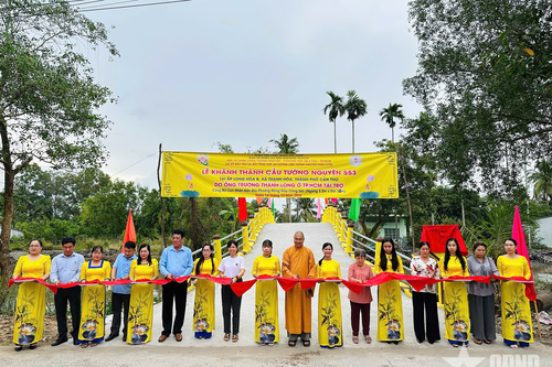 Đại đức Thích Minh Phú - hơn 1.000 'nhịp cầu tình thương' để lại đời