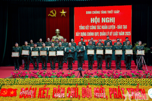 Binh chủng Tăng thiết giáp chú trọng huấn luyện, làm chủ vũ khí trang bị mới, hiện đại