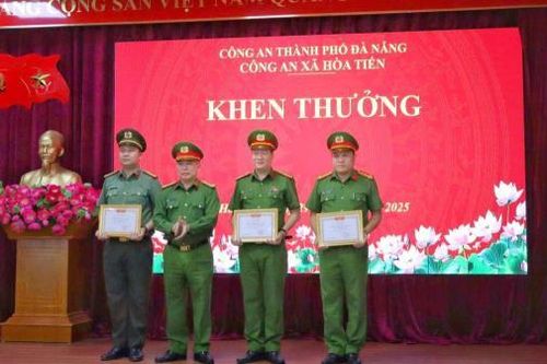 Xây dựng lực lượng Công an xã chính quy, gần dân, thực sự là chỗ dựa vững chắc, tin cậy của nhân dân