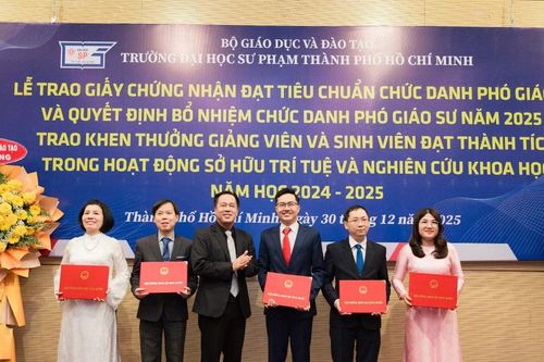 Trường Đại học Sư phạm TPHCM bổ nhiệm 5 Phó Giáo sư