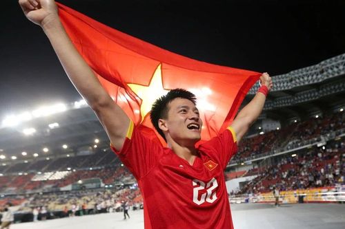 Năm rực rỡ của bóng đá Việt Nam