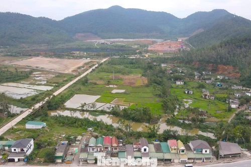 Nghệ An: Sống gần bãi rác, dân mong sớm được di dời