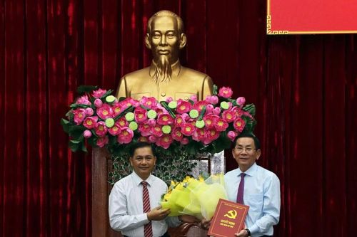 Ban Bí thư Trung ương Đảng điều động, chỉ định nhân sự ở Vĩnh Long