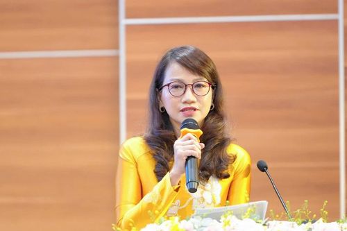 Nữ giám đốc đầu tiên của ĐH Quốc gia TPHCM chia sẻ cảm xúc khi nhận chức