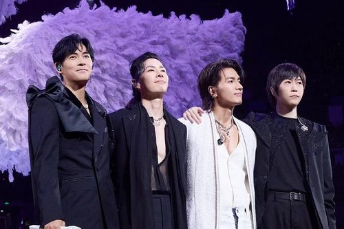Màn 'đâm sau lưng' chấn động showbiz