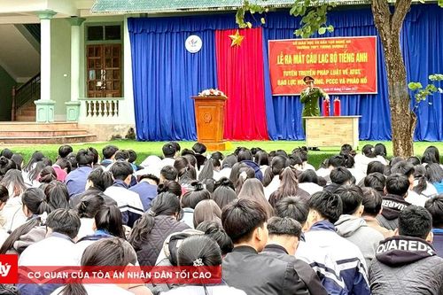 Tuyên truyền pháp luật, kỹ năng an toàn cho học sinh vùng cao