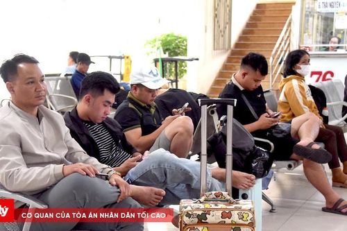 Bến xe TP.HCM nhộn nhịp trước kỳ nghỉ Tết Dương lịch 2026