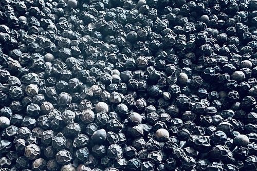Khai thác kho 'vàng đen' lớn nhất thế giới, doanh nghiệp tăng tốc chế biến sâu