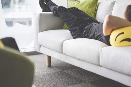 Những thói quen sinh hoạt đang 'rút ngắn' sức khỏe của cả nhà