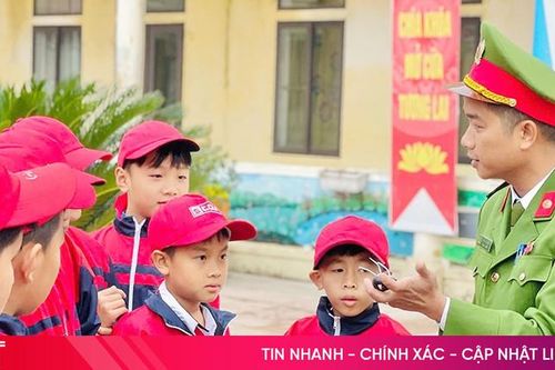 Quyết liệt ngăn chặn pháo nổ 'xâm nhập' học đường dịp Tết