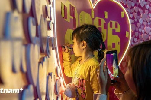 Đà Nẵng rực rỡ sắc màu lễ hội 'Đại lộ Đà Nẵng - Chào năm mới 2026'