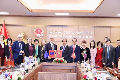Tăng cường hợp tác song phương trong lĩnh vực giáo dục và phát triển kỹ năng