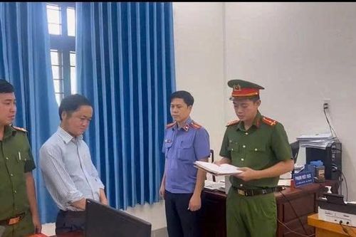 Nguyên công chức xã ở Đồng Nai bị khởi tố, bắt tạm giam vì chiếm đoạt hơn nửa tỷ đồng