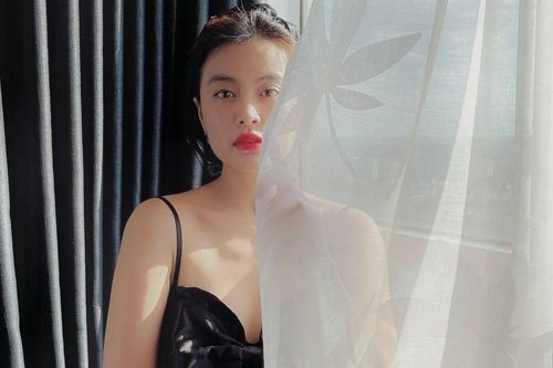 Quá buồn với Hoàng Thùy Linh