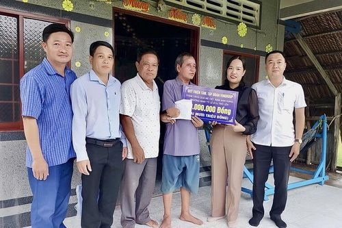 Để người có công đón Tết đầm ấm