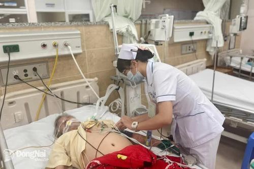 Bảo hiểm y tế 'nâng cấp' quyền lợi: Người già, hộ cận nghèo hưởng trọn 100% mức chi
