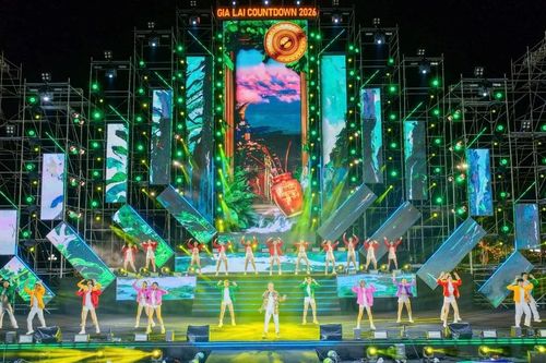 Tổng duyệt chương trình Gia Lai Countdown 2026 với chủ đề 'Thắp lửa trái tim - Kết nối yêu thương'