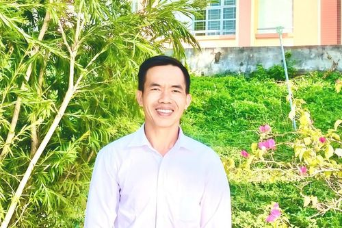 Trương Công Hương: Từ giáo viên Tổng phụ trách Đội tâm huyết đến Phó Hiệu trưởng tận tụy
