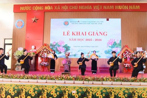 Giữ bản sắc văn hóa trong trường học