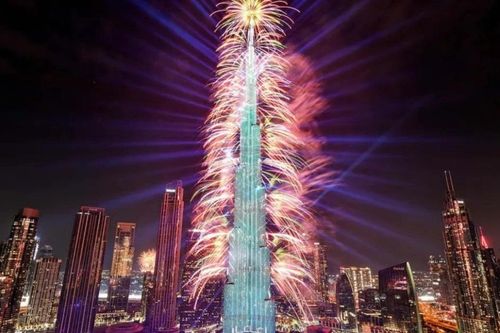 Thủ đô của UAE được thắp sáng đón chờ năm mới 2026