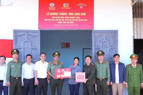 Lâm Đồng bàn giao 5 căn nhà cho người dân khó khăn