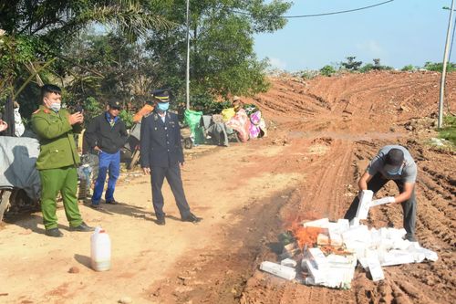 Tiêu hủy 1.150 bao thuốc lá điếu nhập lậu