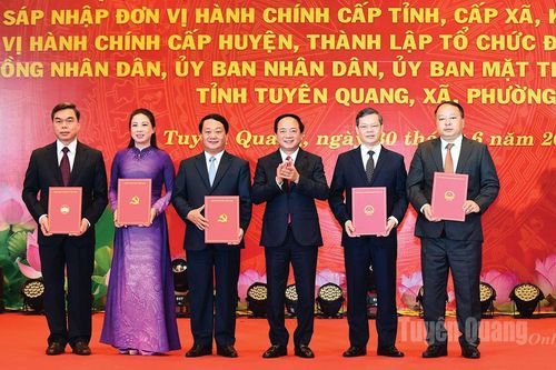 Hân hoan chặng đường mới