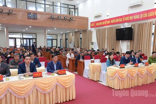 Phó Chủ tịch HĐND tỉnh Lê Thị Thanh Trà tiếp xúc cử tri xã Hàm Yên