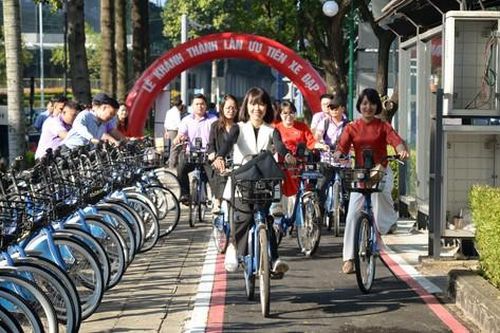 TP.HCM khánh thành làn đường ưu tiên xe đạp dài gần 6km trên đại lộ Mai Chí Thọ