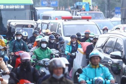 Đường phố Hà Nội đông 'nghẹt thở' ngày làm việc cuối cùng của năm