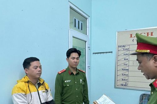 Khai thác cát trái phép trên sông Cu Đê, một đối tượng bị khởi tố
